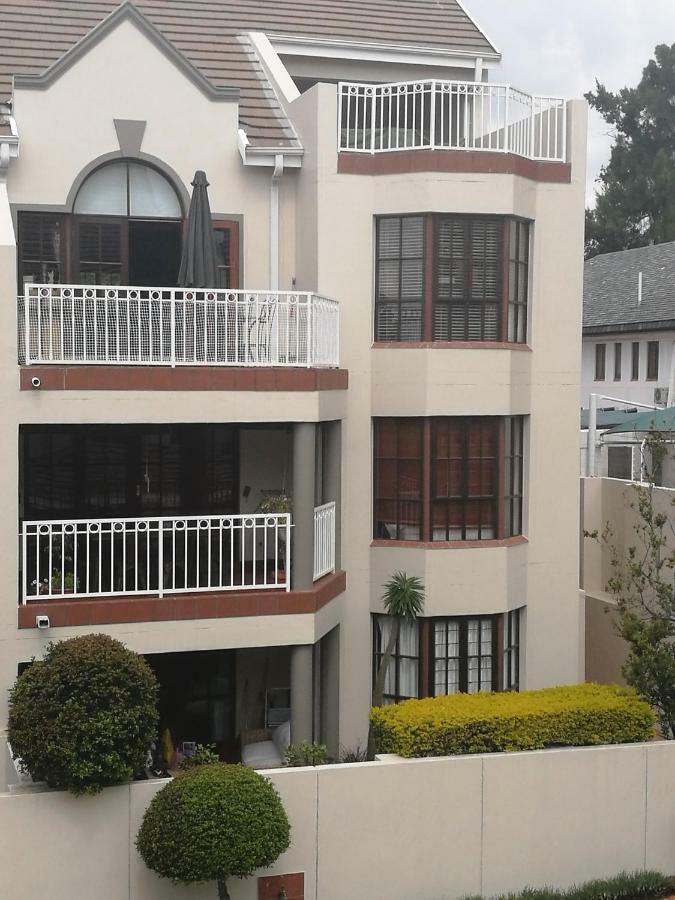 Rivonia One & Only Apartment โจฮันเนสเบิร์ก ภายนอก รูปภาพ